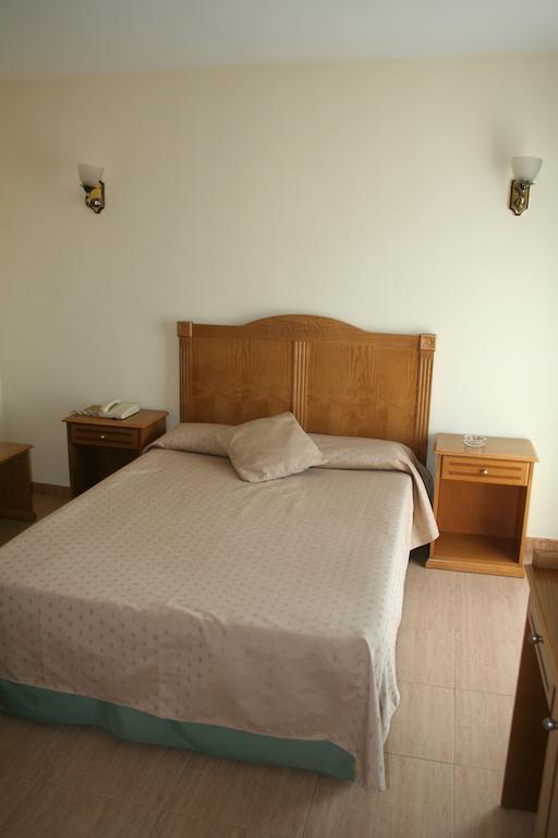 Hotel Austria 76 Sagunto Zimmer foto